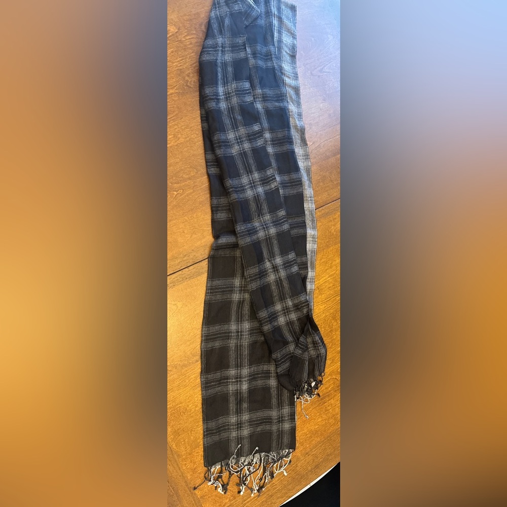 100% Wool Black and Gray Plaid Scarf